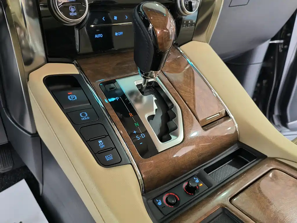 TOYOTA ALPHARD 2016