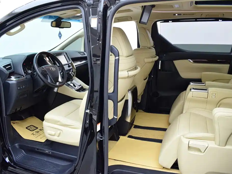 TOYOTA ALPHARD 2018