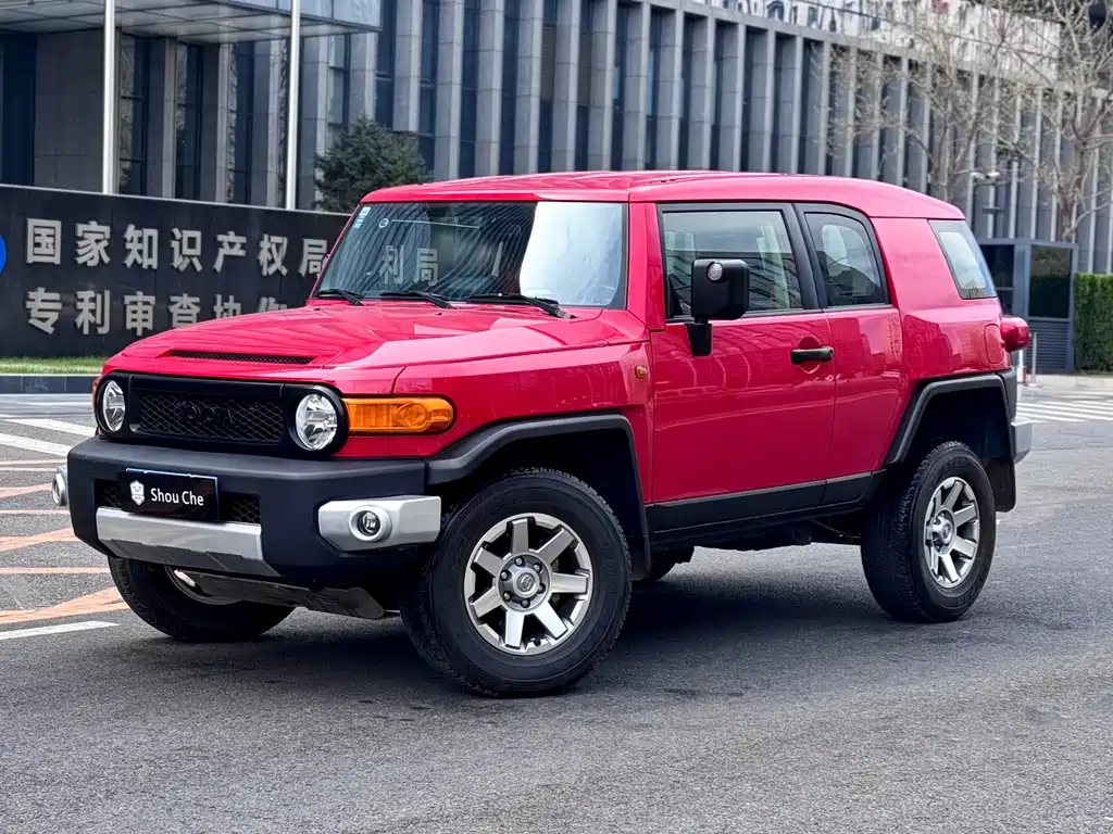 TOYOTA FJ CRUISER 2013