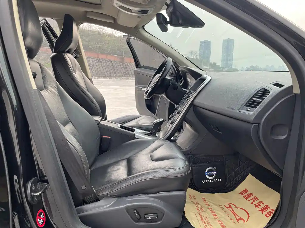 VOLVO XC60 IMPORT 2013