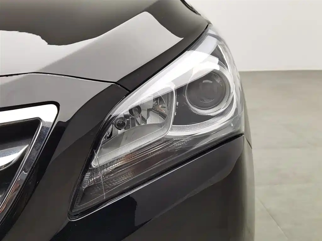 HYUNDAI MISTRA 2016