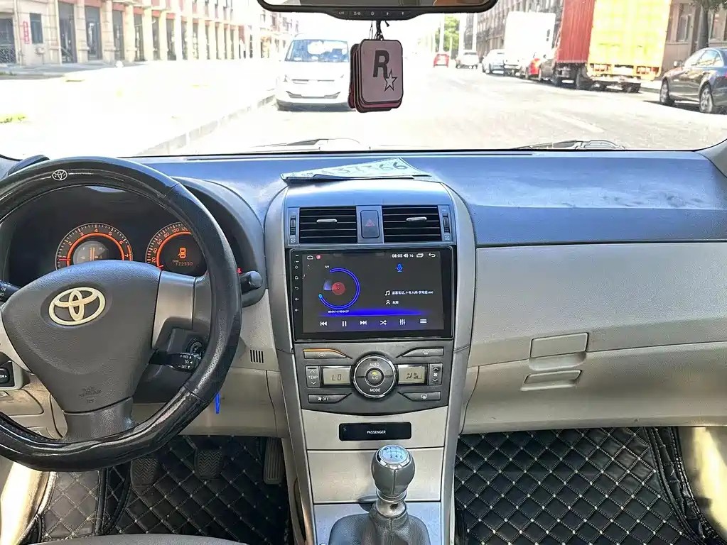 TOYOTA COROLLA 2010
