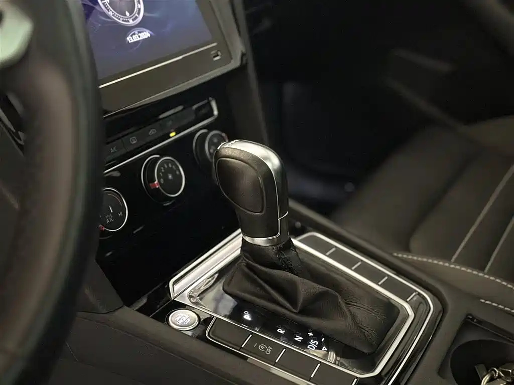 VOLKSWAGEN MAGOTAN 2022
