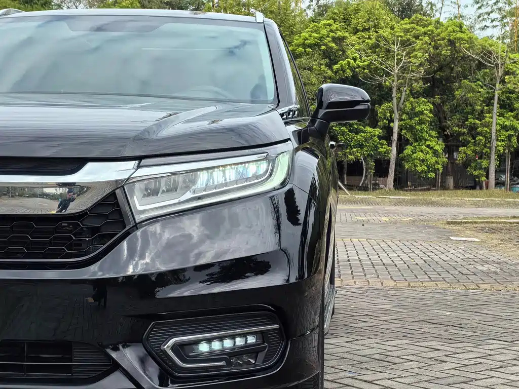 HONDA AVANCIER 2019