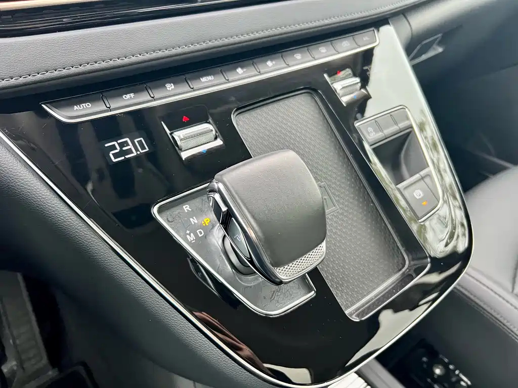 HONGQI HQ9 2023