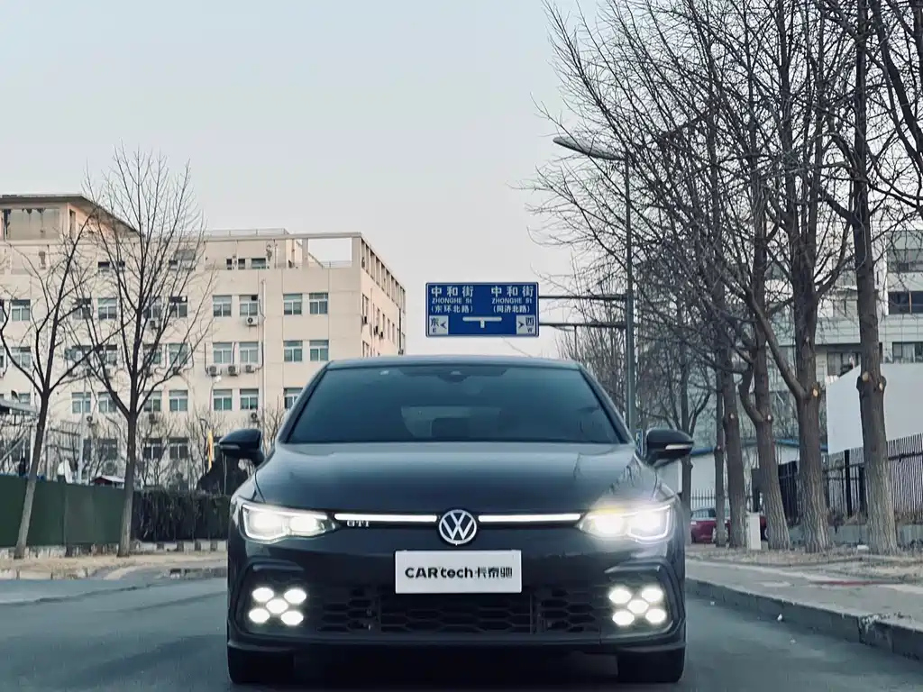 VOLKSWAGEN GOLF 2022