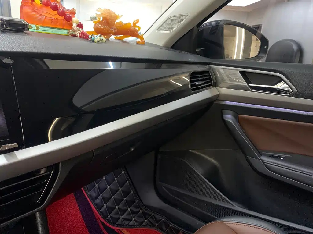 VOLKSWAGEN LAVIDA 2020