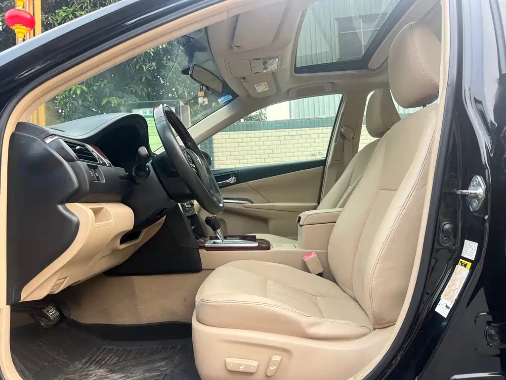 TOYOTA CAMRY 2012