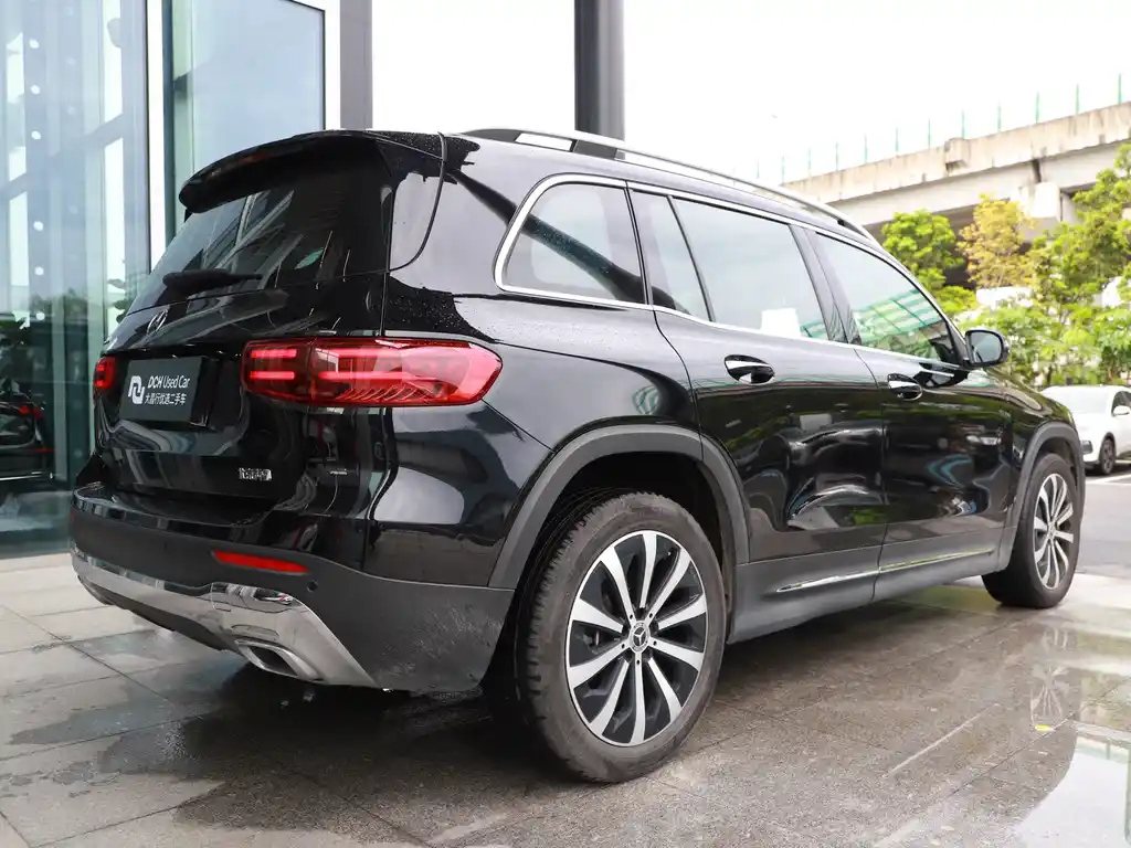 MERCEDES BENZ GLB 2024