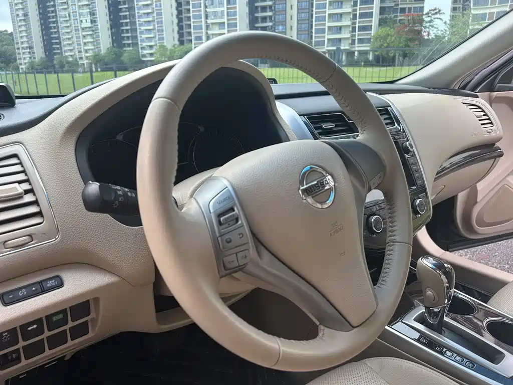 NISSAN TEANA 2014