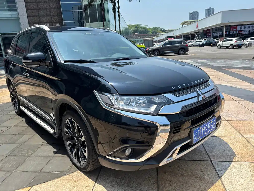 MITSUBISHI OUTLANDER 2019