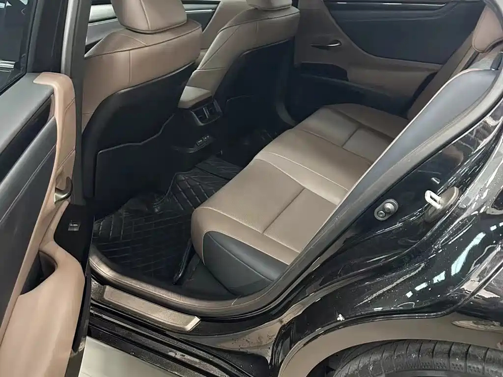 LEXUS ES 2022