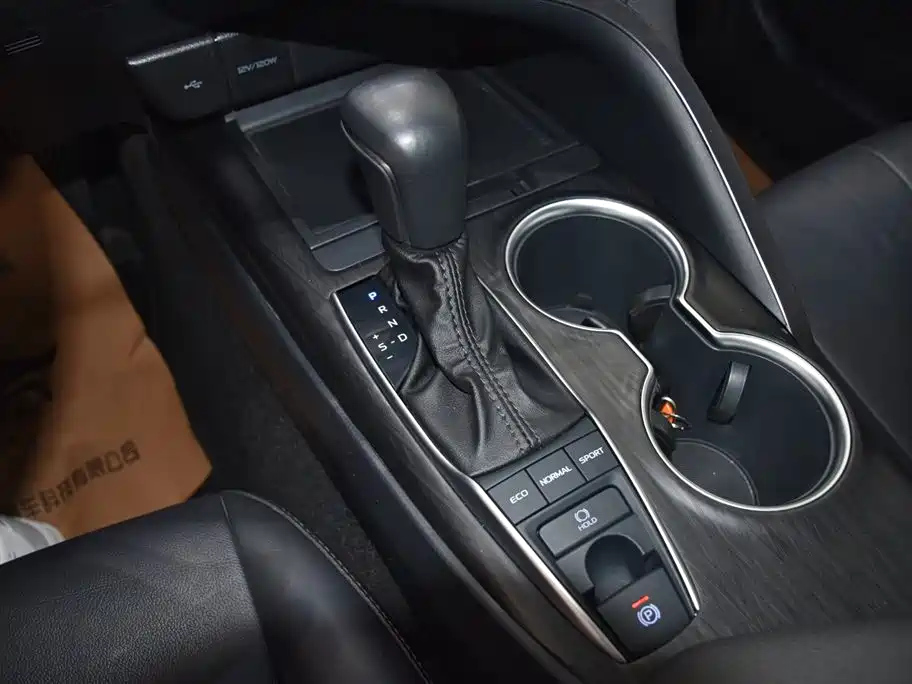 TOYOTA CAMRY 2023