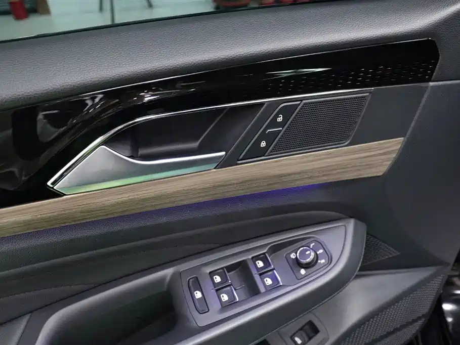 VOLKSWAGEN PASSAT 2020