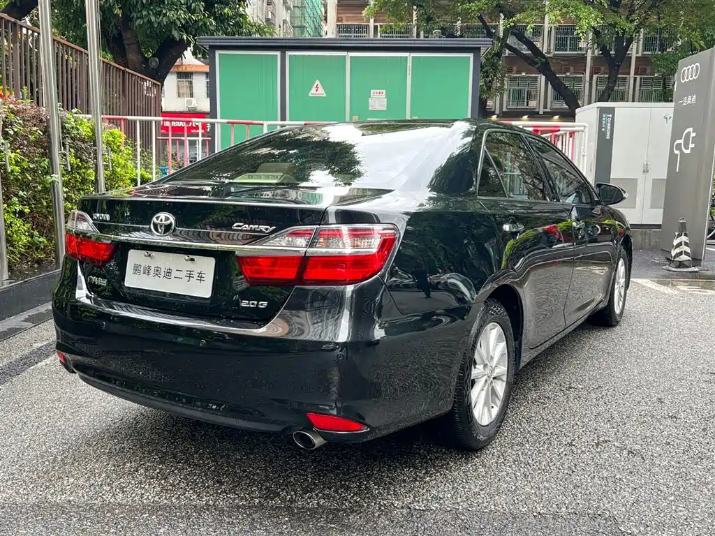 TOYOTA CAMRY 2017