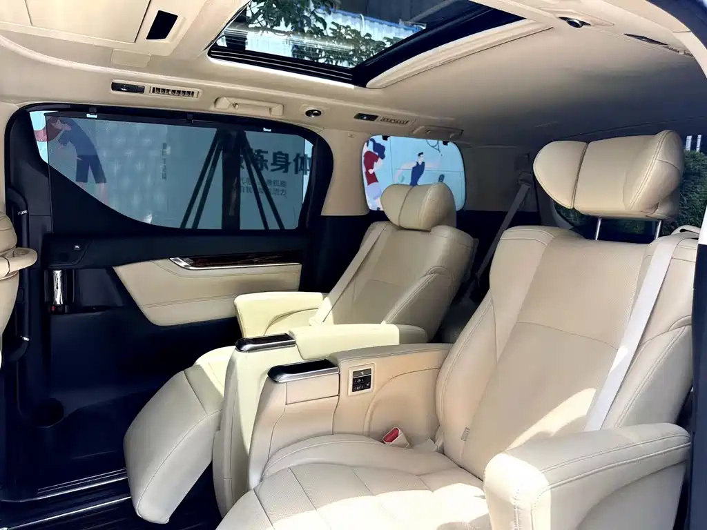 TOYOTA ALPHARD 2018