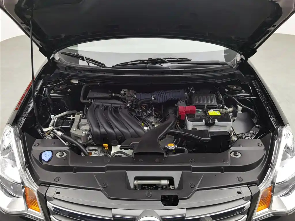 NISSAN SYLPHY 2018