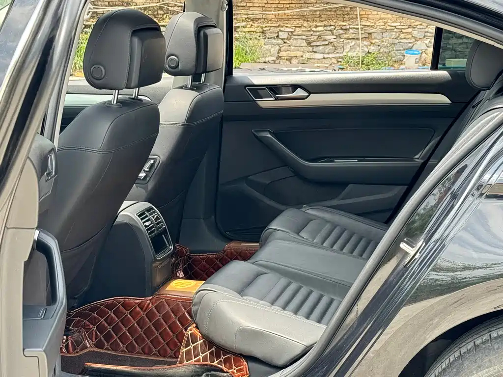 VOLKSWAGEN MAGOTAN 2020