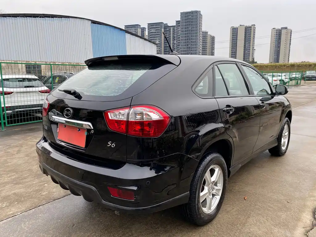 BYD S6 2015
