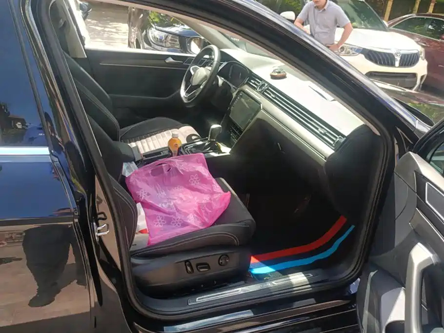 VOLKSWAGEN MAGOTAN 2021