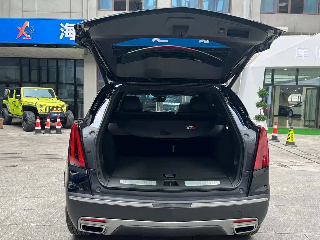 CADILLAC XT5 2023