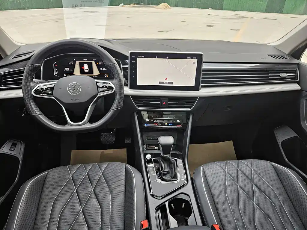 VOLKSWAGEN TIGUAN L 2022