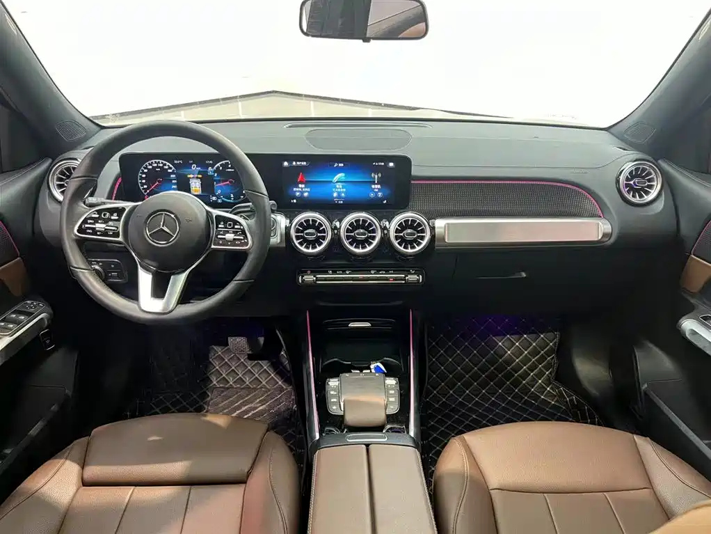 MERCEDES BENZ GLB 2023