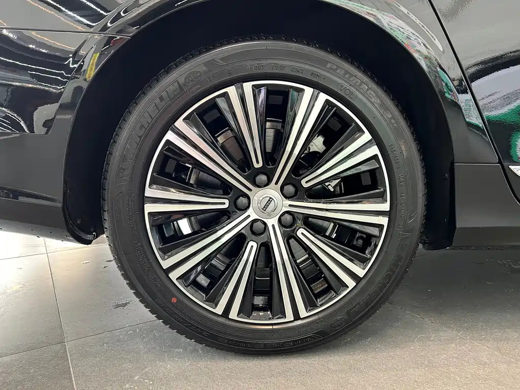 VOLVO S90 2021