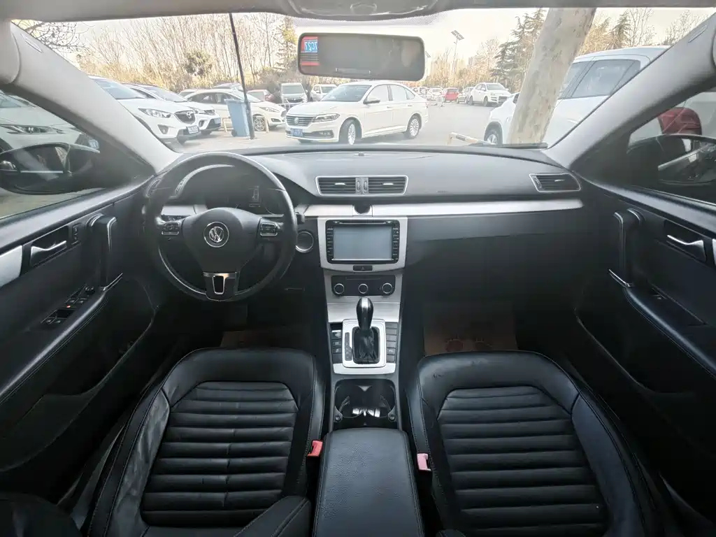 VOLKSWAGEN MAGOTAN 2014