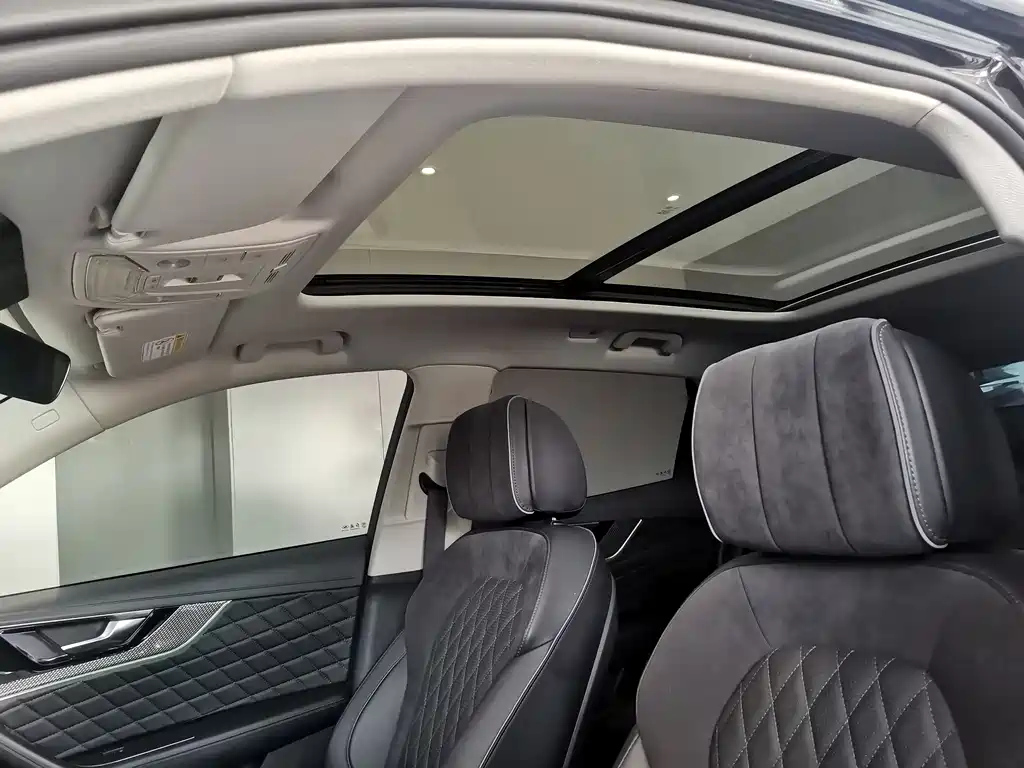 HONGQI HS5 2021
