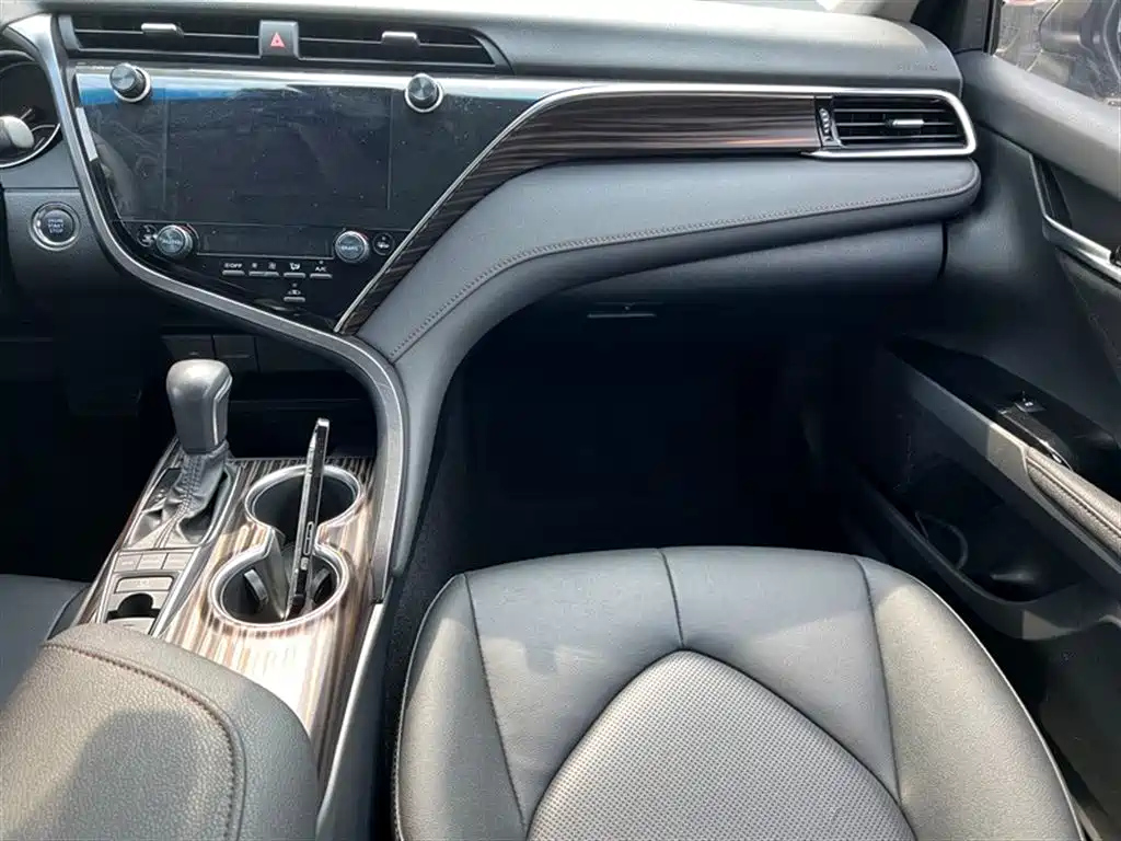TOYOTA CAMRY 2020