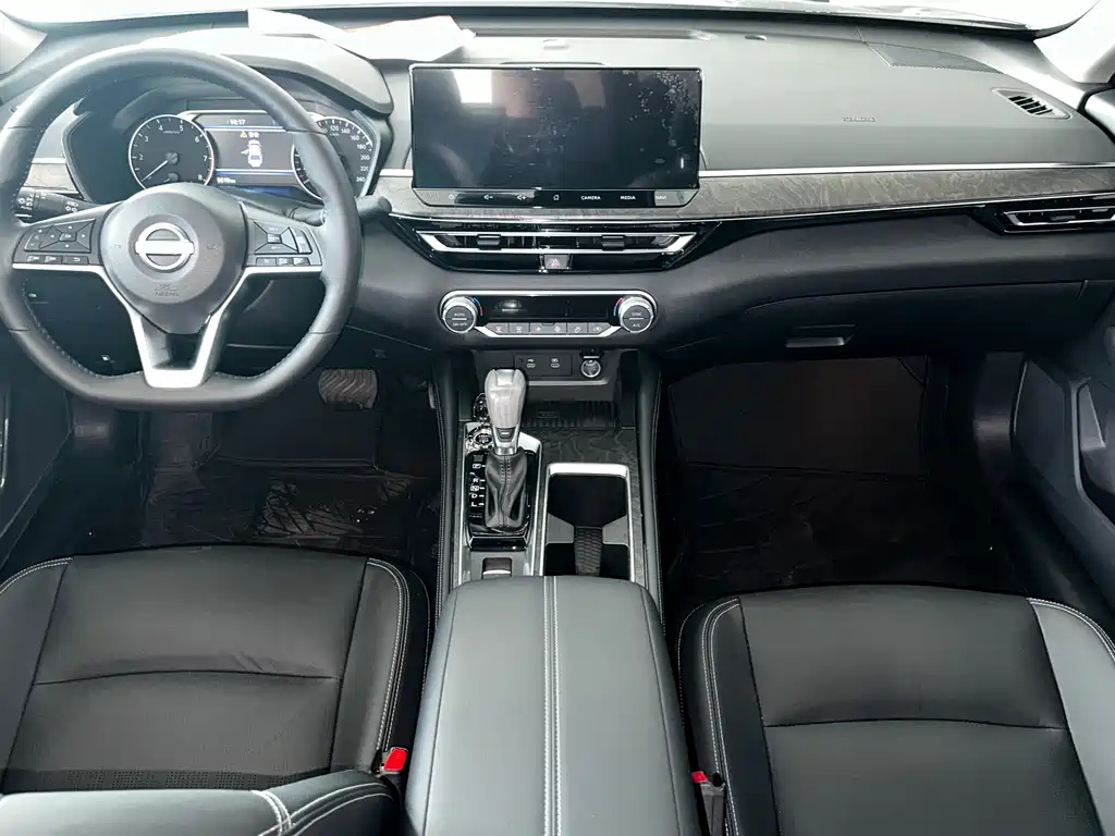 NISSAN TEANA 2023