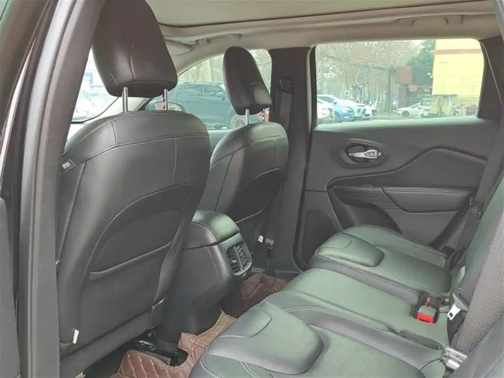 JEEP CHEROKEE 2019