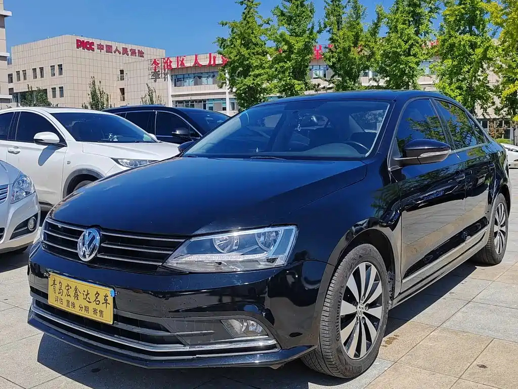 VOLKSWAGEN SAGITAR 2017