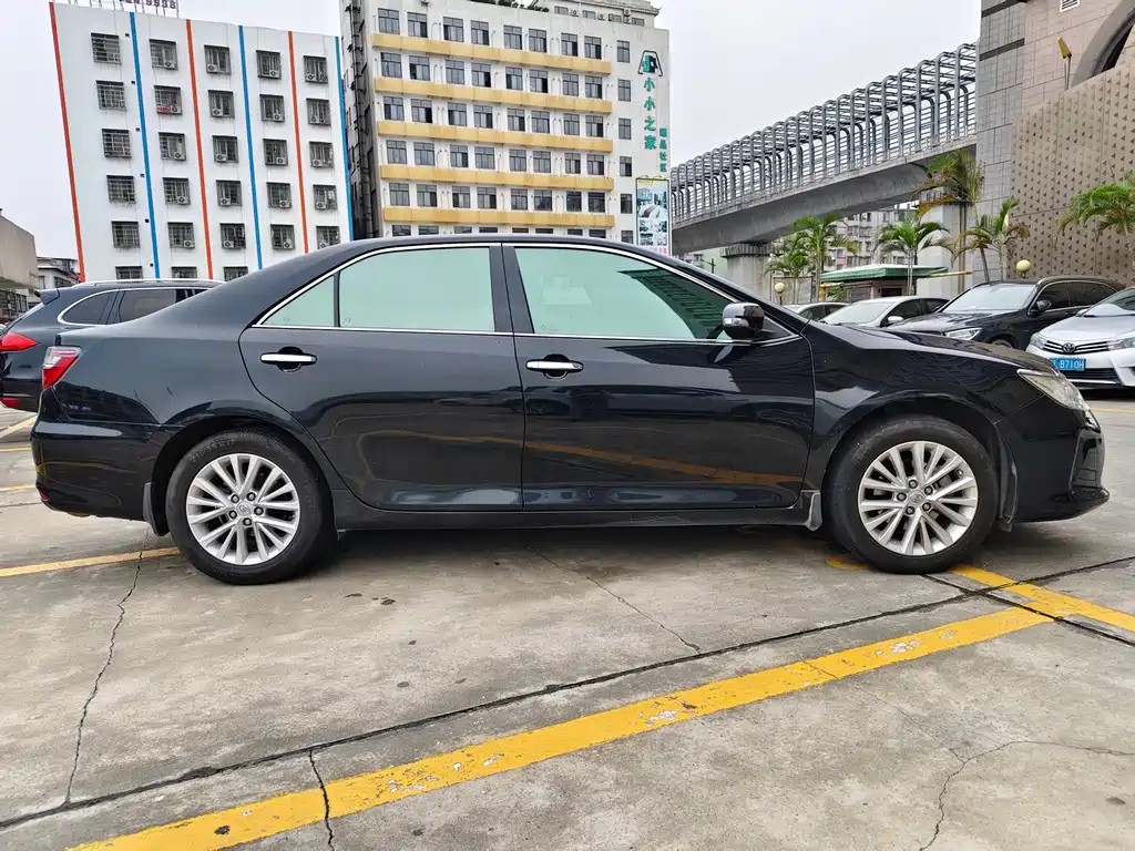 TOYOTA CAMRY 2016
