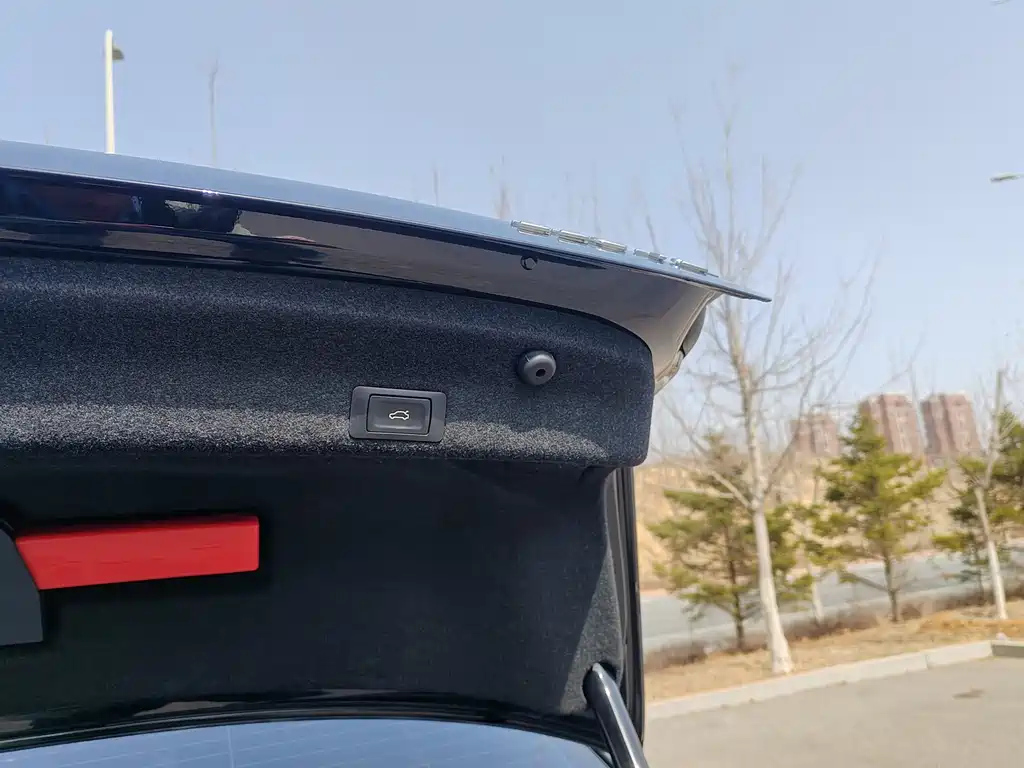 VOLKSWAGEN MAGOTAN 2023