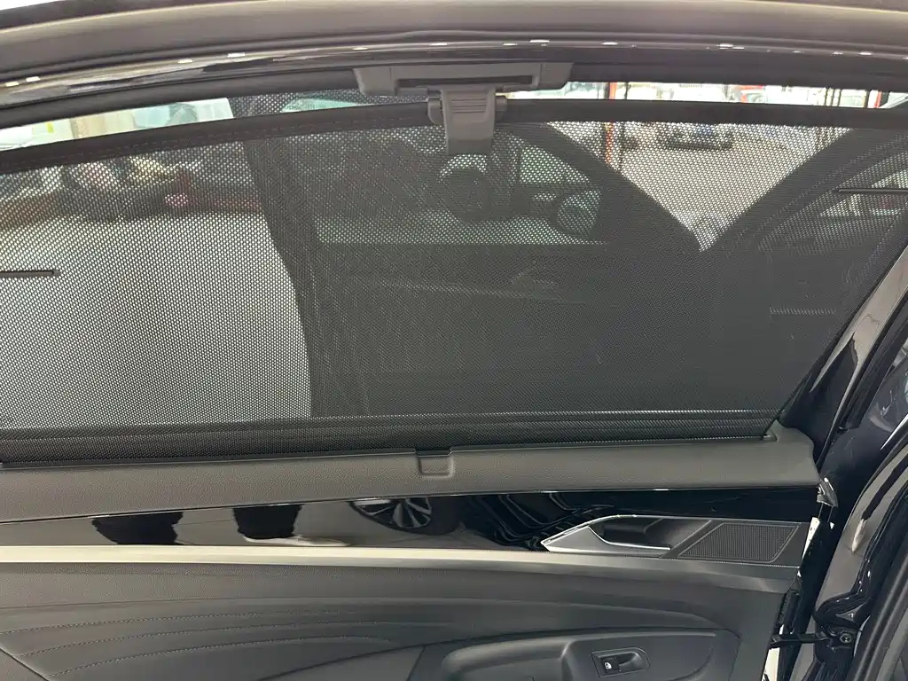 VOLKSWAGEN PASSAT 2023