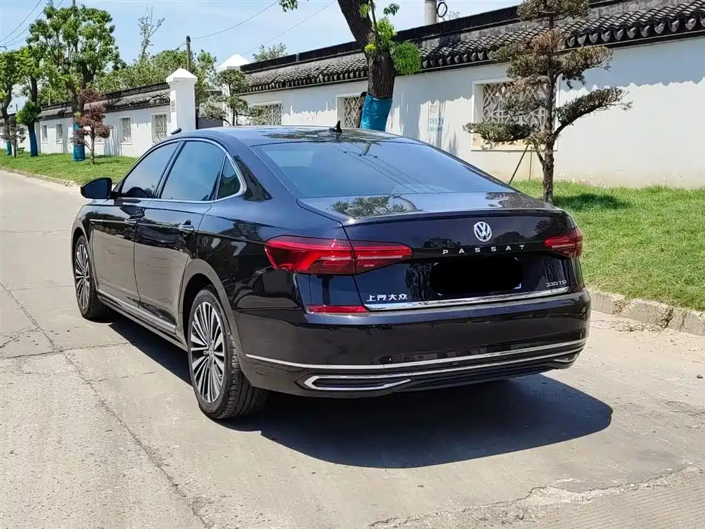 VOLKSWAGEN PASSAT 2021