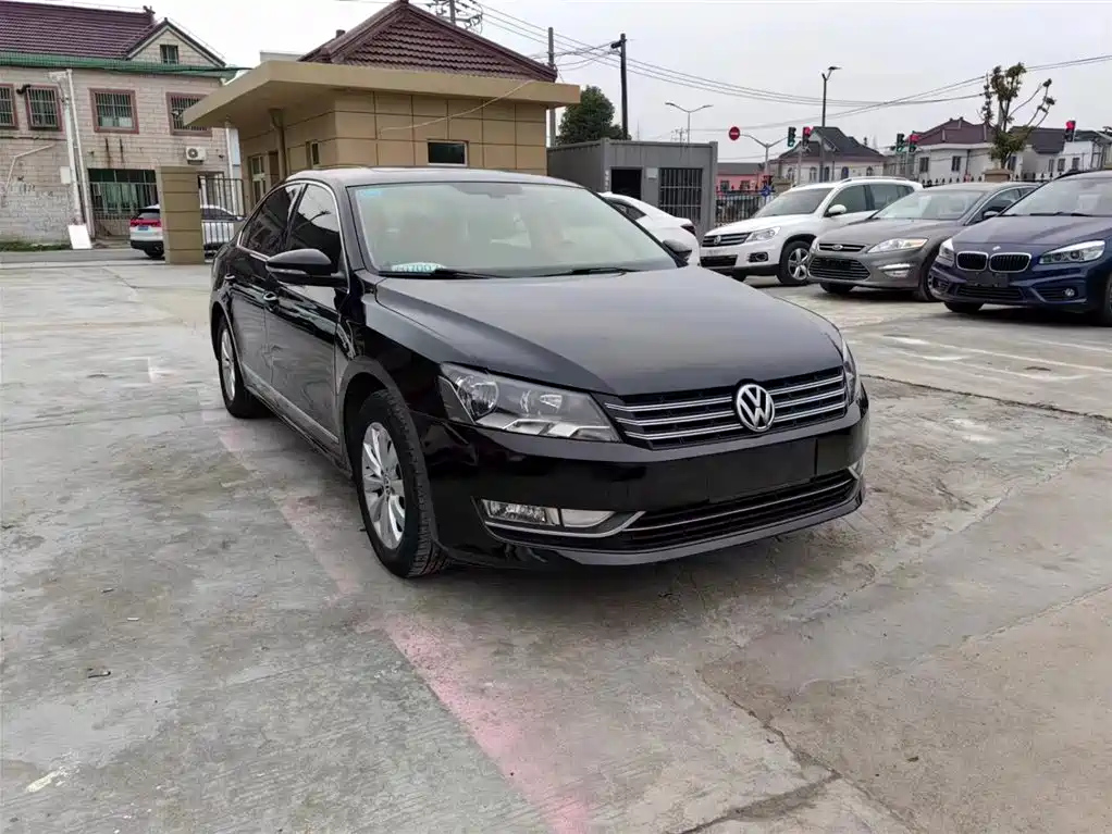 VOLKSWAGEN PASSAT 2015