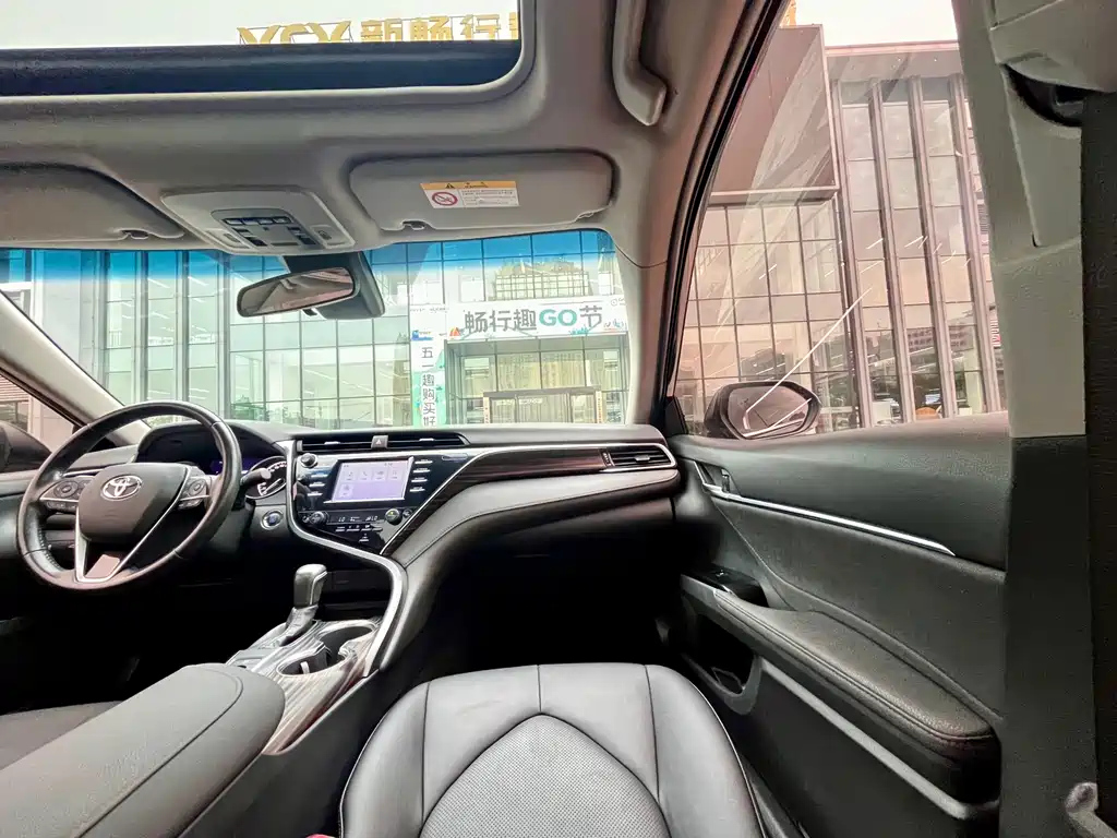 TOYOTA CAMRY 2018