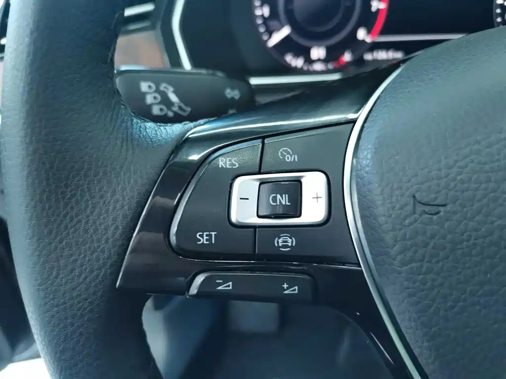 VOLKSWAGEN MAGOTAN 2020