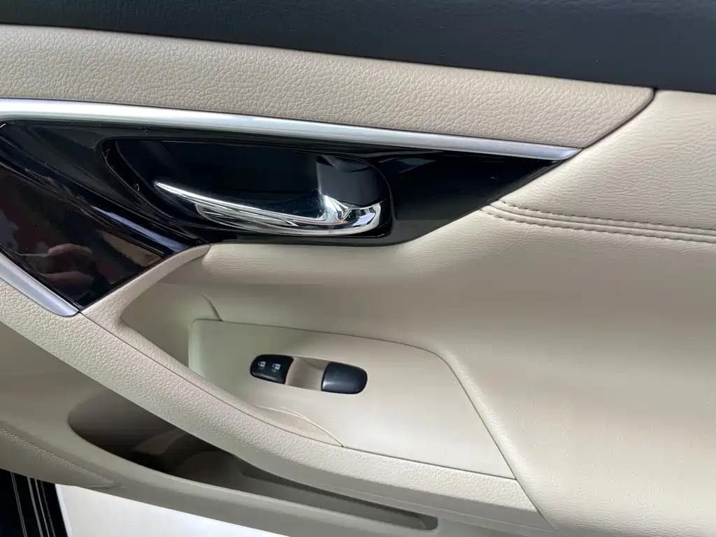 NISSAN TEANA 2018