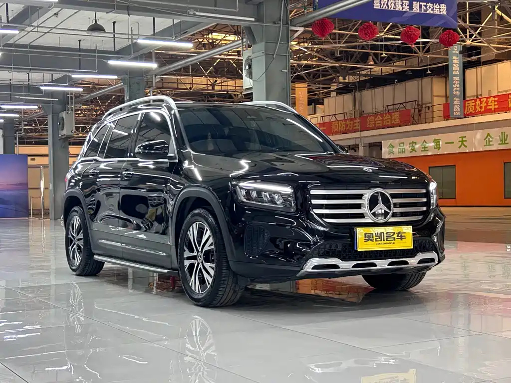 MERCEDES BENZ GLB 2024