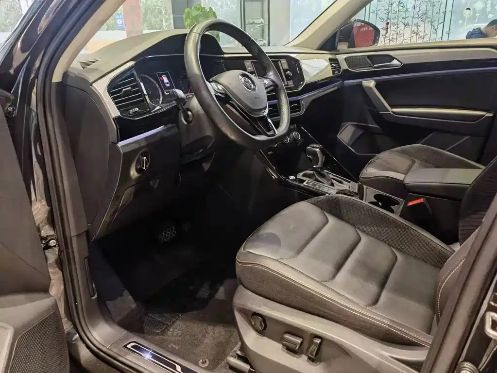 VOLKSWAGEN TAYRON 2020