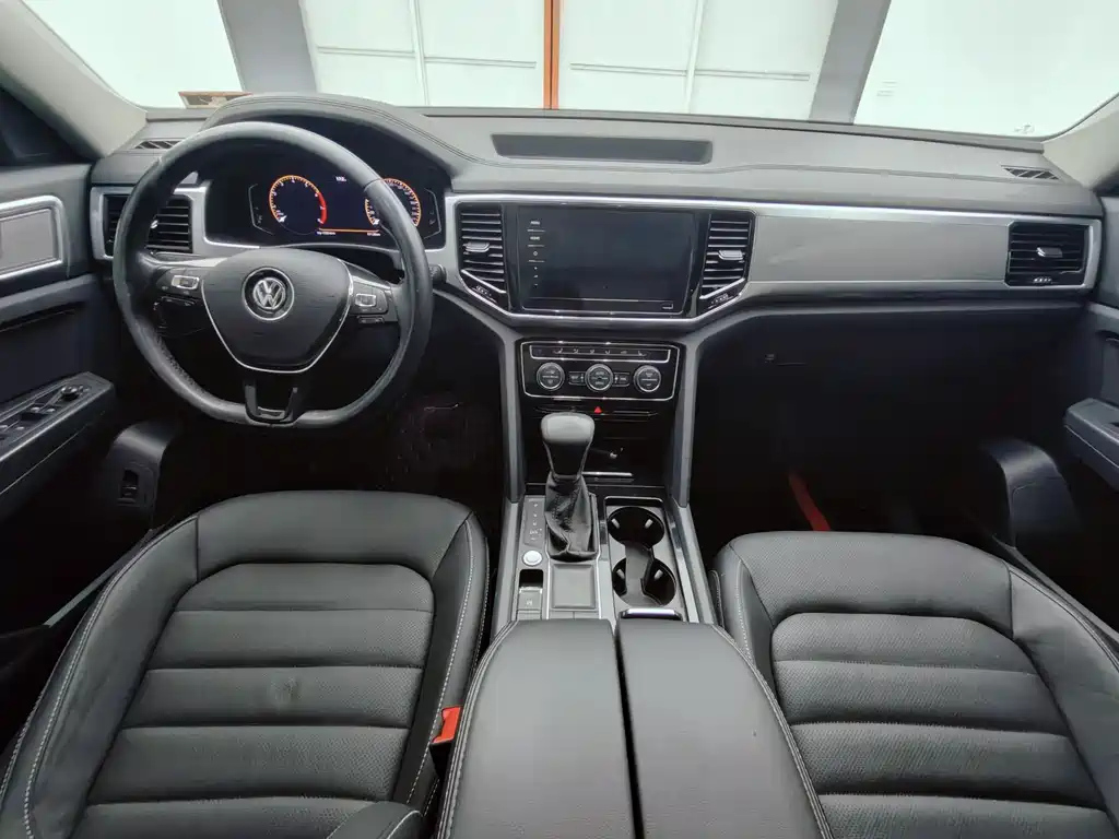 VOLKSWAGEN TOURAN 2020