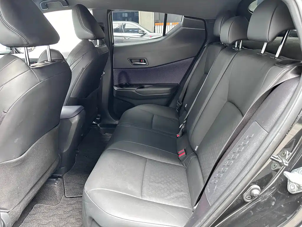 TOYOTA IZOA 2020
