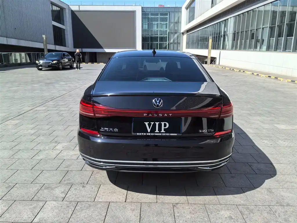 VOLKSWAGEN PASSAT 2021