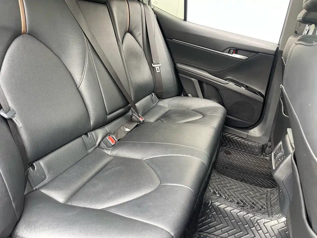 TOYOTA CAMRY 2020