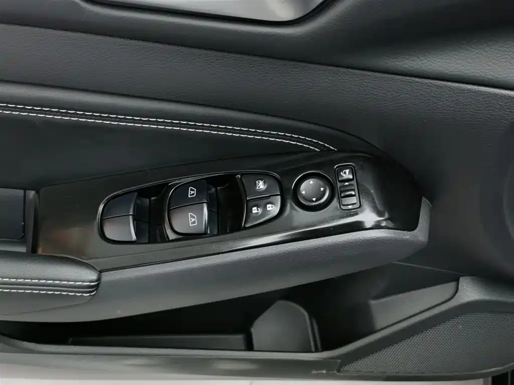 NISSAN TEANA 2019