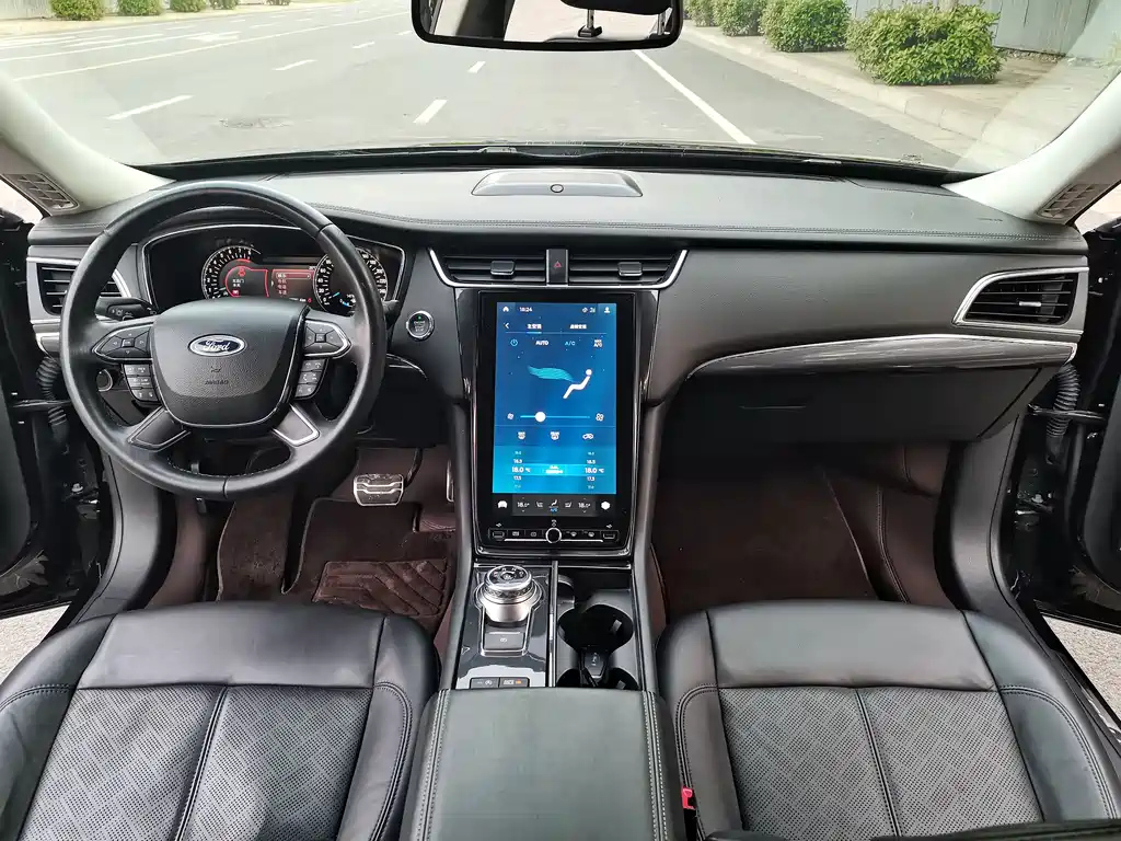 FORD TAURUS 2020